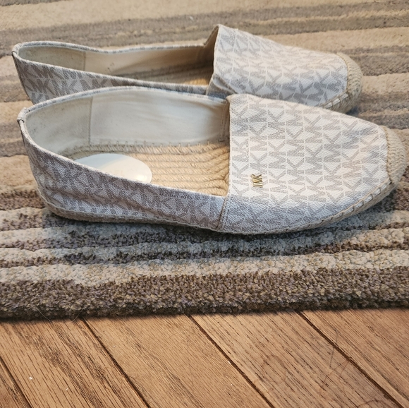 Michael Kors Kendrick Slip On Espadrille Flat Shoes MK Logo Luggage Size 9 - Picture 8 of 12